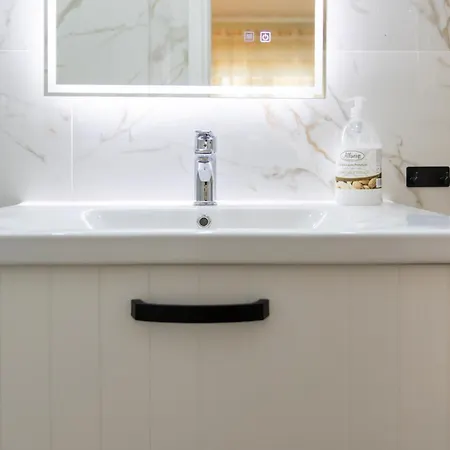 Azure Bliss Seaview Vlore-kean * Wlora